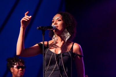 Zap mama @ Dranouter, picture 2, photographed by Frank Lambrechts - FrontView Magazine