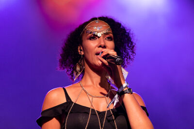 Zap mama @ Dranouter, picture 3, photographed by Frank Lambrechts - FrontView Magazine