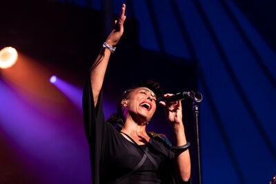 Zap mama @ Dranouter, picture 4, photographed by Frank Lambrechts - FrontView Magazine