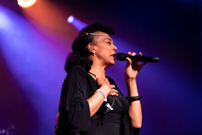 Zap mama @ Dranouter, picture 5, photographed by Frank Lambrechts - FrontView Magazine