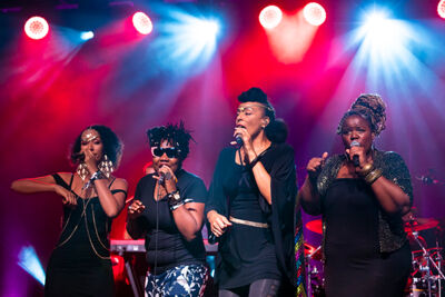 Zap mama @ Dranouter, picture 9, photographed by Frank Lambrechts - FrontView Magazine