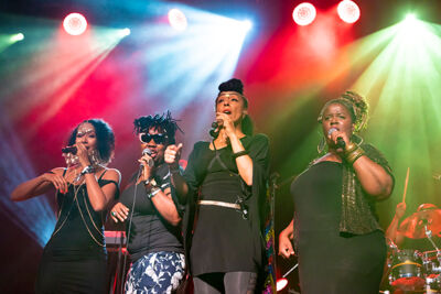 Zap mama @ Dranouter, picture 11, photographed by Frank Lambrechts - FrontView Magazine