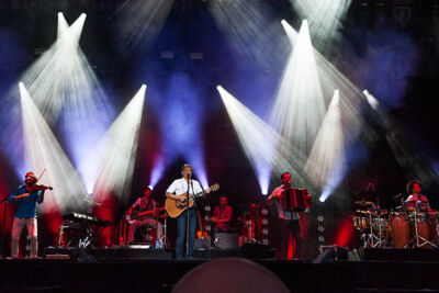 Bart Peeters @ Lokerse Feesten, picture 3, photographed by Gert Daemen - FrontView Magazine