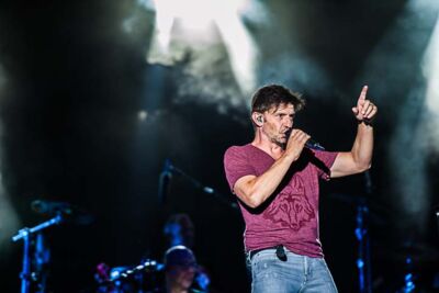 Clouseau @ Lokerse Feesten, picture 2, photographed by Gert Daemen - FrontView Magazine