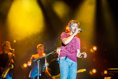 Clouseau @ Lokerse Feesten, picture 9, photographed by Gert Daemen - FrontView Magazine