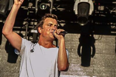Niels Destadsbader @ Lokerse Feesten, picture 2, photographed by Gert Daemen - FrontView Magazine