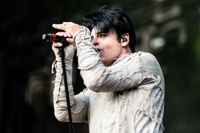 Gary Numan @ Lokerse Feesten, picture 4, photographed by Zourab Moussaev - FrontView Magazine