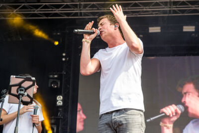 Niels Destadsbader @ Antwerp Pride Closing Festival, picture 4, photographed by Marc Verdonck - FrontView Magazine
