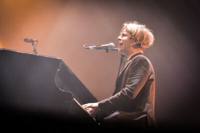 Tom Odell @ Lowlands 2018, picture 1, photographed by Jordy Van Driessche - FrontView Magazine