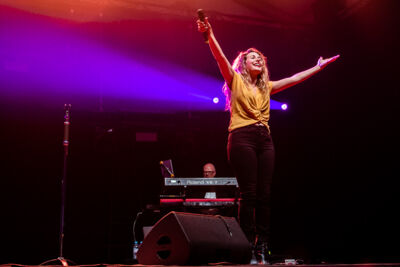 Vlaanderen Boven Band met Gene Thomas, Maureen & Mama's Jasje @ Parkhappening Schoten 2018, picture 38, photographed by Dimitri Vanlommel - FrontView Magazine