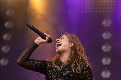 Laura Tesoro @ Maanrock, picture 3, photographed by Frank Lambrechts - FrontView Magazine