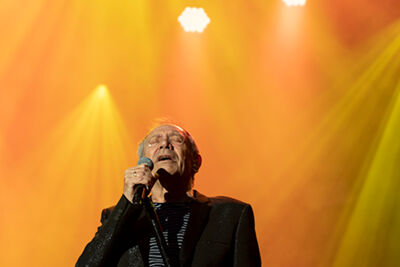 Rob de Nijs @ maanrock, picture 3, photographed by Frank Lambrechts - FrontView Magazine