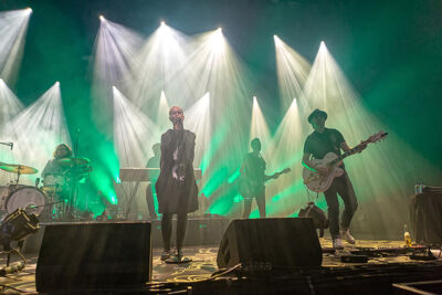 Hooverphonic @ Crammerock 2018, picture 3, photographed by Edwin Houdevelt - FrontView Magazine