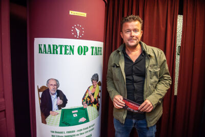 Première De Kaarten Op Tafel @ EWT-theater, picture 2, photographed by Dimitri Vanlommel - FrontView Magazine