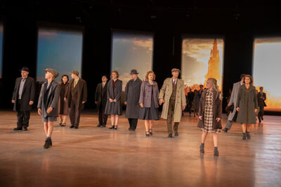 Persmoment première spektakel-musical 40-45 @ Studio100 pop-up theater, picture 2, photographed by dirk janssens - FrontView Magazine