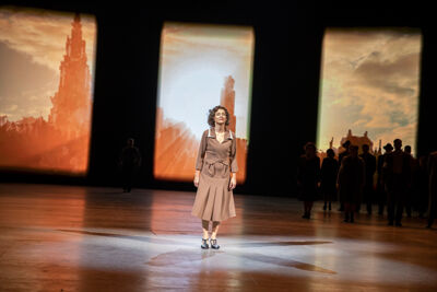 Persmoment première spektakel-musical 40-45 @ Studio100 pop-up theater, picture 4, photographed by dirk janssens - FrontView Magazine
