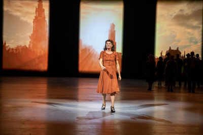 Persmoment première spektakel-musical 40-45 @ Studio100 pop-up theater, picture 7, photographed by dirk janssens - FrontView Magazine