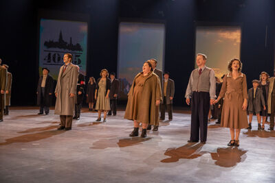 Persmoment première spektakel-musical 40-45 @ Studio100 pop-up theater, picture 13, photographed by dirk janssens - FrontView Magazine