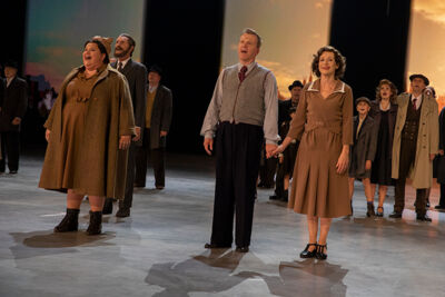 Persmoment première spektakel-musical 40-45 @ Studio100 pop-up theater, picture 15, photographed by dirk janssens - FrontView Magazine