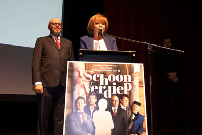 An Nelissen wordt burgemeester in 't Schoon Verdiep @ Theater Elckerlyc, picture 3, photographed by dirk janssens - FrontView Magazine
