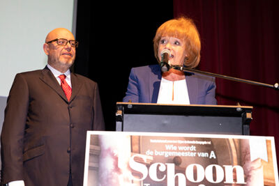 An Nelissen wordt burgemeester in 't Schoon Verdiep @ Theater Elckerlyc, picture 4, photographed by dirk janssens - FrontView Magazine