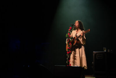 Father John Misty & Bedouine @ De Roma, picture 3, photographed by Myra Segers - FrontView Magazine