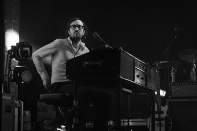Father John Misty & Bedouine @ De Roma, picture 21, photographed by Myra Segers - FrontView Magazine