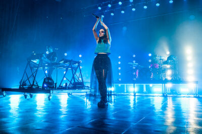 CHVRCHES @ Ancienne Belgique, picture 1, photographed by Erwin Evrard - FrontView Magazine