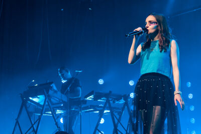 CHVRCHES @ Ancienne Belgique, picture 3, photographed by Erwin Evrard - FrontView Magazine