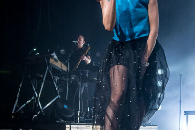 CHVRCHES @ Ancienne Belgique, picture 13, photographed by Erwin Evrard - FrontView Magazine