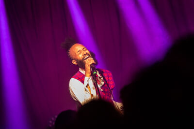 Fantastic Negrito @ De Roma, picture 6, photographed by Chris Lippens - FrontView Magazine