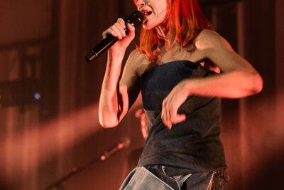 Axelle Red @ Het Depot, picture 1, photographed by Chris Lippens - FrontView Magazine
