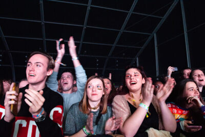 Years & Years @ Provinciaal Domein Puyenbroeck, foto 1, foto's door Sandra Van Watermeulen - FrontView Magazine