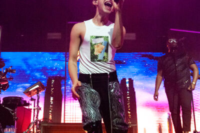 Years & Years @ Provinciaal Domein Puyenbroeck, foto 2, foto's door Sandra Van Watermeulen - FrontView Magazine