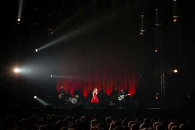 Hooverphonic @ Lotto arena, picture 5, photographed by Frank Lambrechts - FrontView Magazine