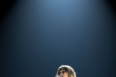 Hooverphonic @ Lotto arena, picture 6, photographed by Frank Lambrechts - FrontView Magazine