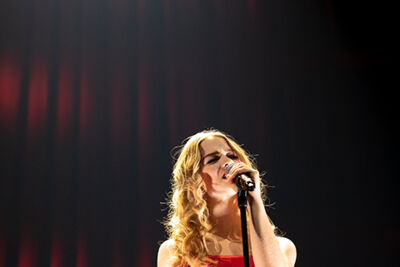 Hooverphonic @ Lotto arena, picture 7, photographed by Frank Lambrechts - FrontView Magazine