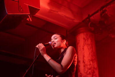 Adia Victoria - The Dope Queen Tour @ De Roma, picture 5, photographed by Christian Kwa - FrontView Magazine