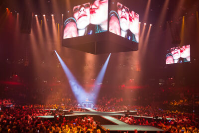 MNM Back to the 90's & 00's @ Sportpaleis, picture 1, photographed by Marc Verdonck - FrontView Magazine