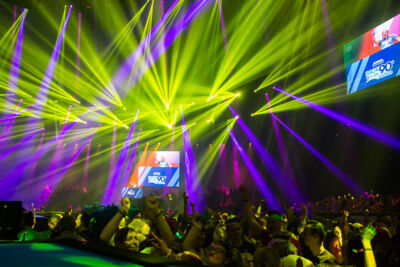 MNM Back to the 90's & 00's @ Sportpaleis, picture 13, photographed by Marc Verdonck - FrontView Magazine