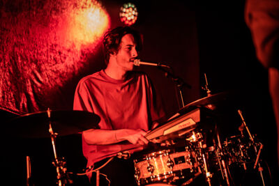 Jaguar Jaguar @ Cactus Muziekcentrum Brugge, picture 3, photographed by Chris Lippens - FrontView Magazine