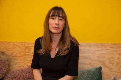 Neeka stelt nieuw album voor @ Buchbar Antwerpen, picture 5, photographed by dirk janssens - FrontView Magazine