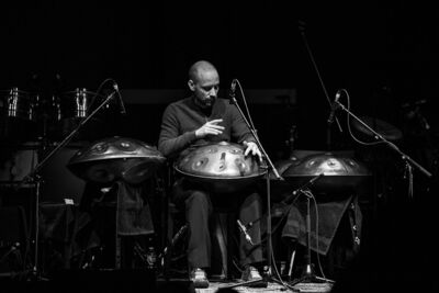 Dead Can Dance @ Cirque Royal, picture 2, photographed by Raf Degeest - FrontView Magazine