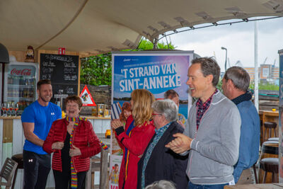 Castvoorstelling T'strand van Sint-Anneke @ Club Cabane, foto 8, foto's door dirk janssens - FrontView Magazine