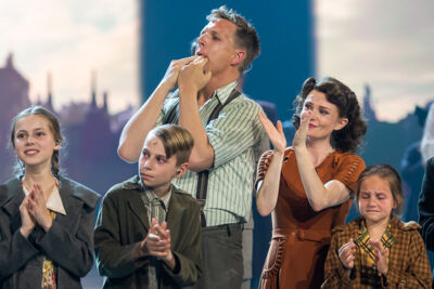 Gouden plaat voor componisten 40-45 @ Studio 100 Pop-Up Theater, picture 38, photographed by Goele Bormans - FrontView Magazine