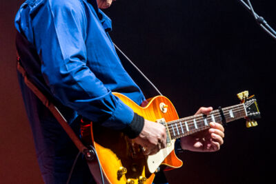 Mark Knopfler @ Sportpaleis, picture 8, photographed by Erwin Evrard - FrontView Magazine