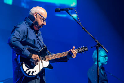 Mark Knopfler @ Sportpaleis, picture 12, photographed by Erwin Evrard - FrontView Magazine