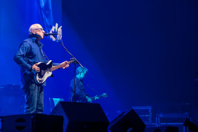 Mark Knopfler @ Sportpaleis, picture 14, photographed by Erwin Evrard - FrontView Magazine