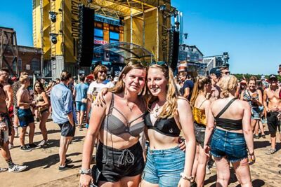 Sunrise (Zaterdag) @ Lilse Bergen, foto 82, foto's door Gert Daemen - FrontView Magazine