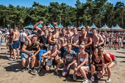 Sunrise (Zaterdag) @ Lilse Bergen, foto 88, foto's door Gert Daemen - FrontView Magazine